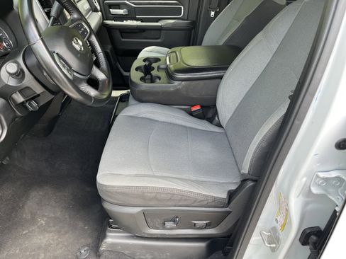 Used 2024 RAM 3500 Big Horn AWD/4WD image 11