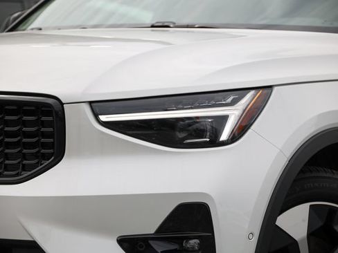 Certified 2026 Volvo XC40 B5 Plus AWD/4WD image 18