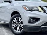 Used 2018 Nissan Pathfinder SL w/ Cargo Package image 4