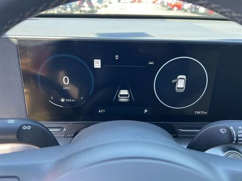 Used 2024 Hyundai Kona Limited FWD image 13