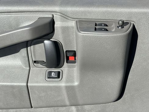 New 2025 GMC Savana 2500 Extended w/ Driver Convenience Package image 23