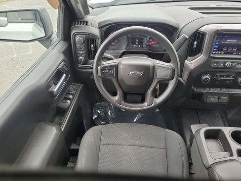 Used 2020 Chevrolet Silverado 1500 Custom Trail Boss w/ Custom Convenience Package AWD/4WD image 19