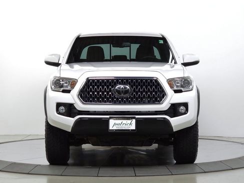 Used 2019 Toyota Tacoma TRD Off-Road AWD/4WD image 2