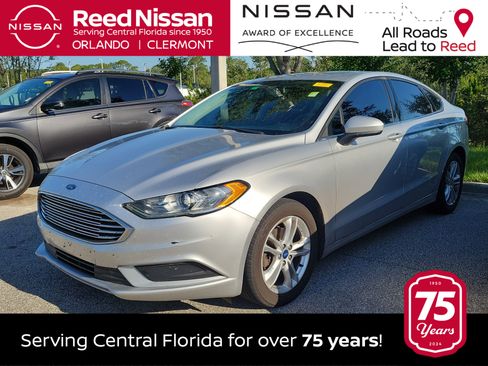 Used 2018 Ford Fusion SE FWD image 1