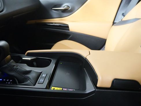 Used 2024 Lexus ES 300h F Sport image 29