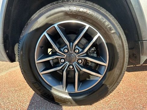 Used 2020 Jeep Grand Cherokee Limited w/ Premium Lighting Group image 31