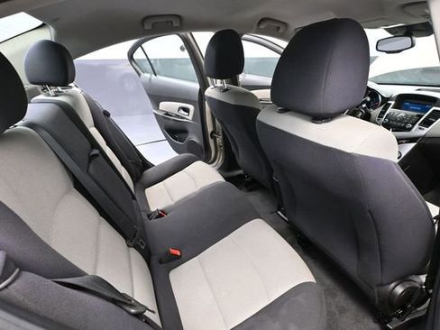Used 2013 Chevrolet Cruze LS FWD image 37