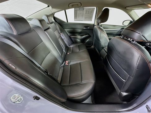 Used 2024 Nissan Altima 2.5 SR image 11