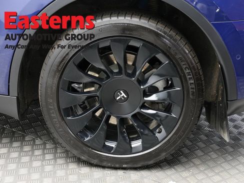 Used 2021 Tesla Model Y Long Range AWD/4WD image 8