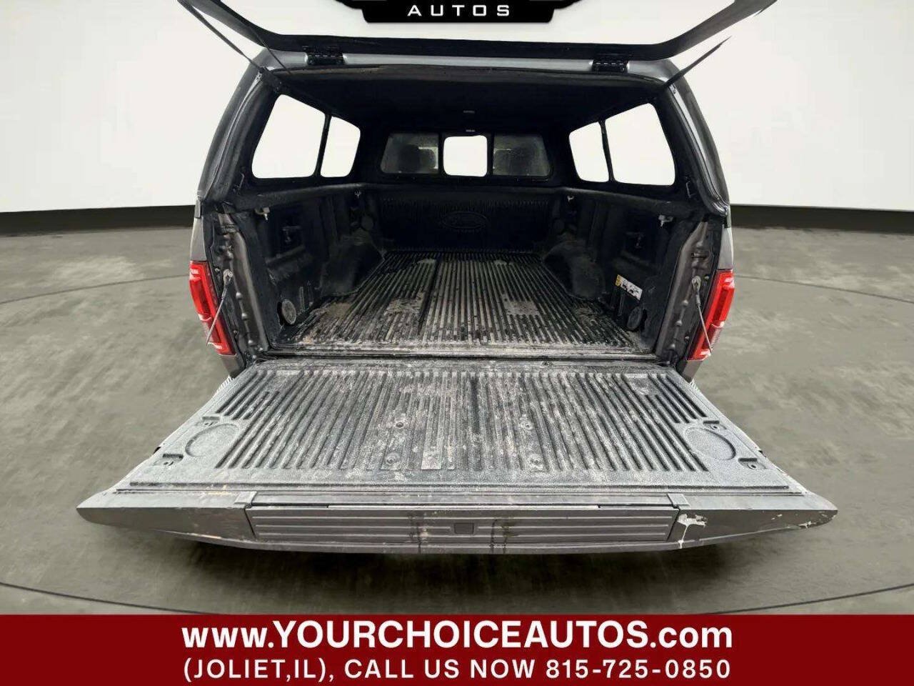 Used 2017 Ford F150 Lariat w/ Equipment Group 502A Luxury AWD/4WD image 5