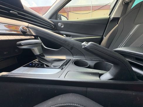 Used 2024 Hyundai Elantra SEL FWD image 23