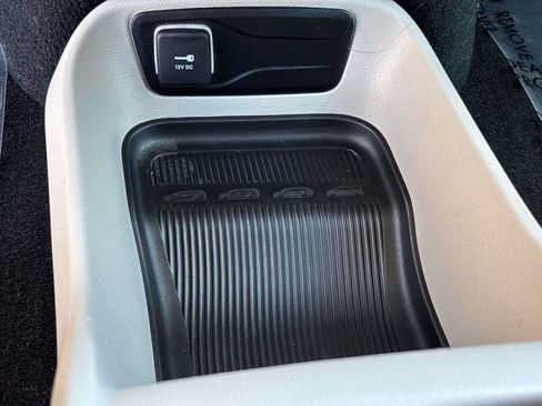 Used 2024 Chrysler Voyager LX FWD image 31