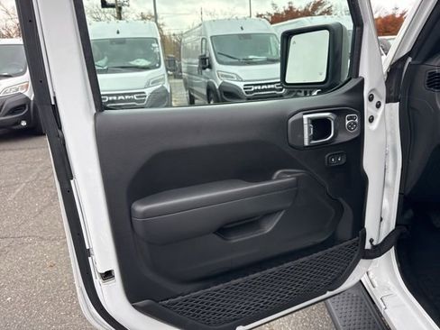 Used 2022 Jeep Wrangler Unlimited Sport image 37