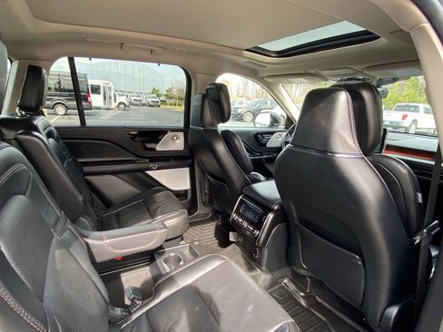 Used 2022 Lincoln Aviator Reserve w/ Equipment Group 201A image 29