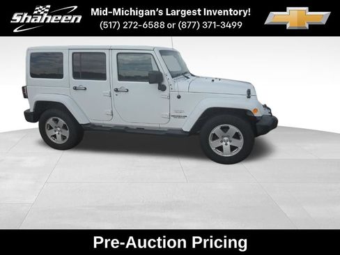 Used 2012 Jeep Wrangler Unlimited Sahara w/ Connectivity Group AWD/4WD image 2