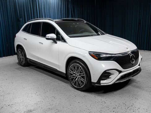 New 2026 Mercedes-Benz EQE 320 4MATIC SUV image 3
