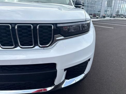 Certified 2023 Jeep Grand Cherokee L Limited AWD/4WD image 10