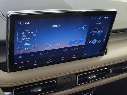 Used 2023 Lincoln Nautilus AWD image 24