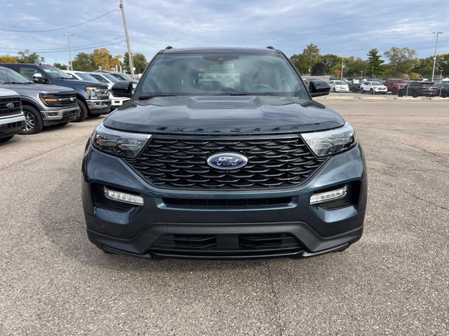 Certified 2024 Ford Explorer ST-Line w/ Class IV Trailer Tow Package AWD/4WD image 2