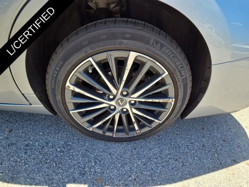 Used 2022 Lexus ES 350 w/ Premium Package FWD image 6