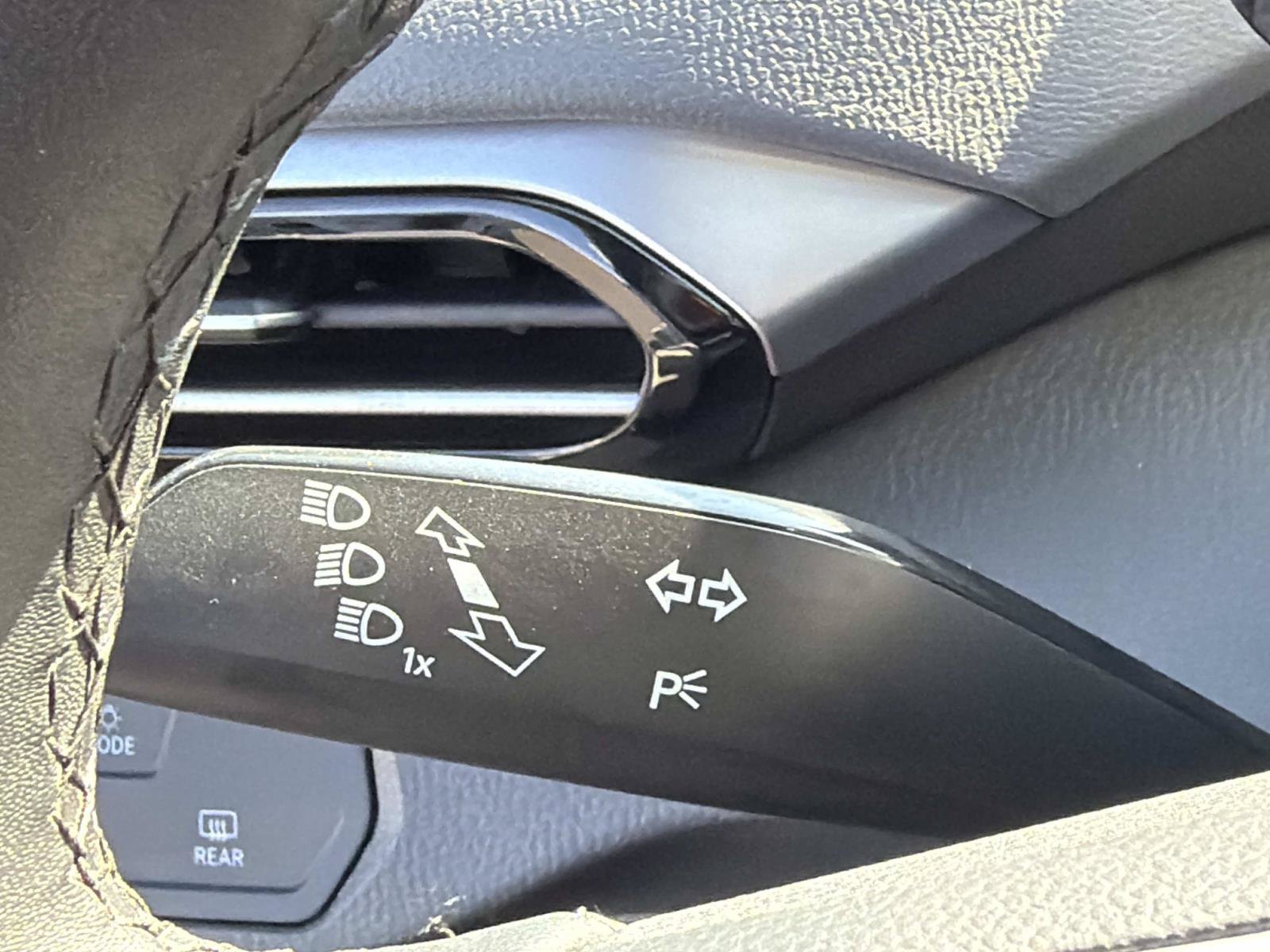 Certified 2024 Volkswagen ID.4 2WD image 28