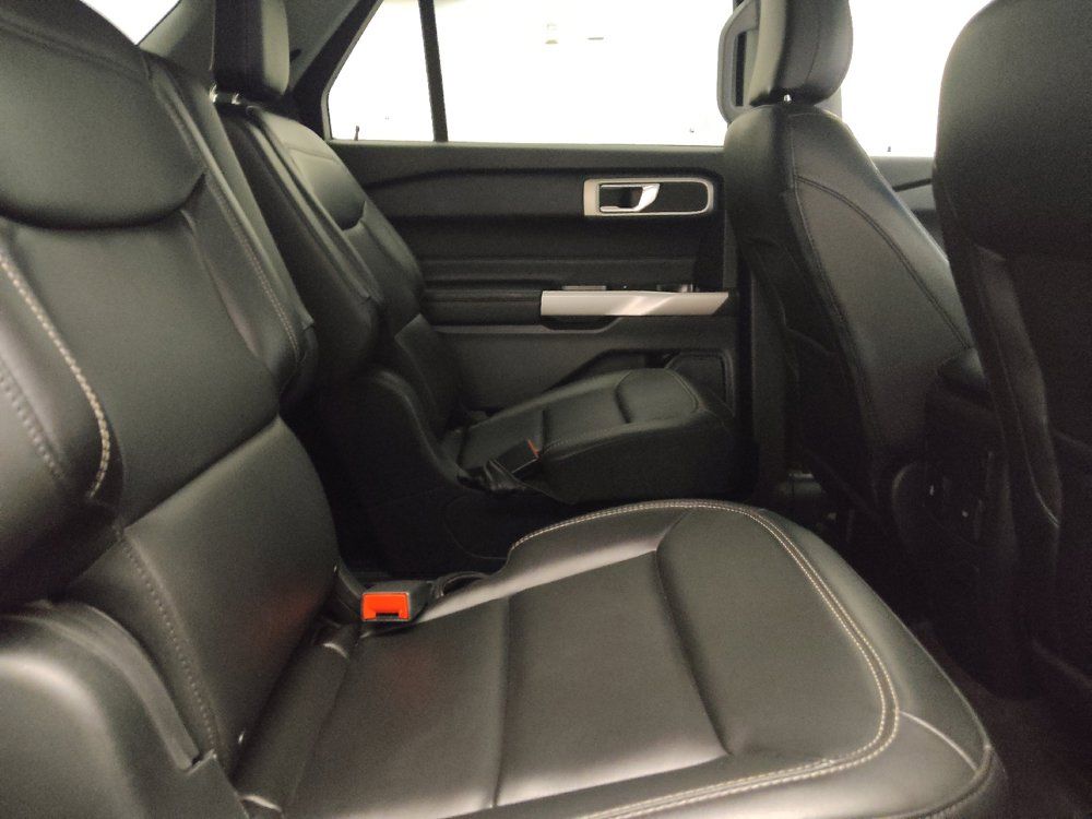 Used 2023 Ford Explorer XLT w/ Equipment Group 202A RWD image 19