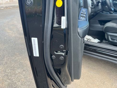 Used 2025 Nissan Rogue SV image 27