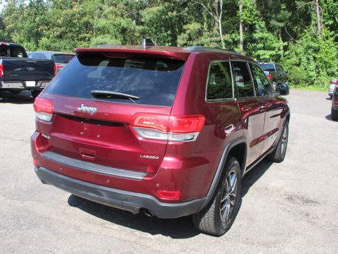 Used 2018 Jeep Grand Cherokee Laredo AWD/4WD image 5