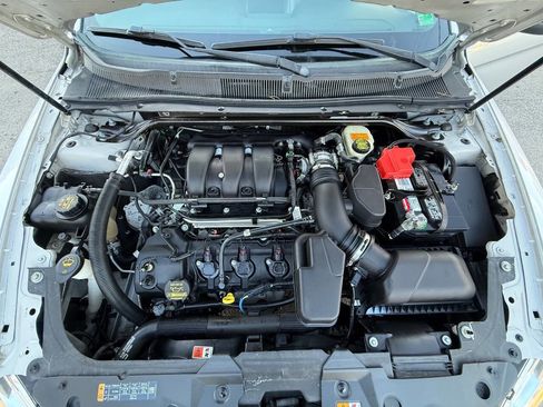 Used 2014 Ford Taurus Limited image 19