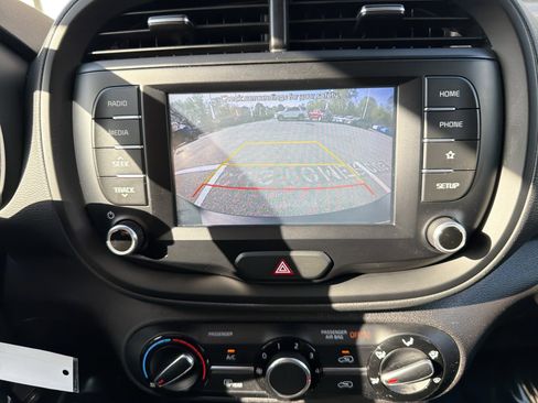 Used 2020 Kia Soul LX image 15