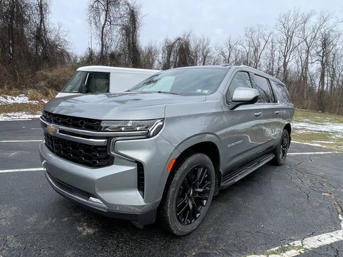 Used 2023 Chevrolet Suburban LS image 7