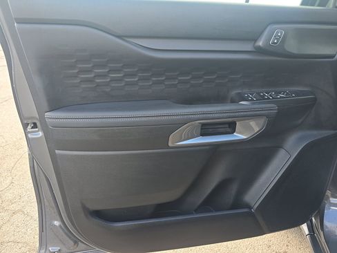 Used 2025 Ford Ranger XLT AWD/4WD image 9