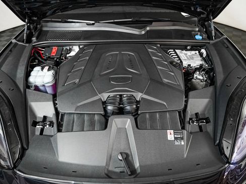 New 2026 Porsche Cayenne GTS image 13