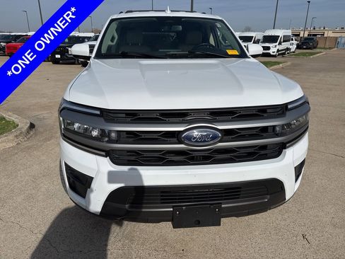 Used 2024 Ford Expedition Max XLT image 2