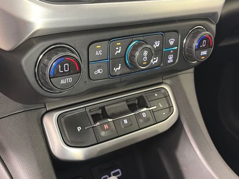 Used 2021 GMC Acadia SLT w/ Technology Package AWD/4WD image 21