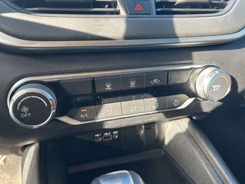 Used 2022 Nissan Altima 2.5 SV image 23