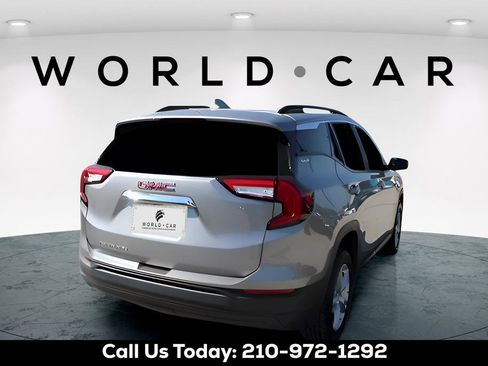 Used 2023 GMC Terrain SLE w/ Driver Convenience Package image 7