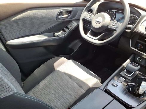 Used 2023 Nissan Rogue SV FWD image 9