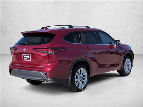 New 2026 Toyota Highlander Limited image 2