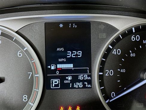 Used 2023 Nissan Versa S w/ Trunk Package image 4