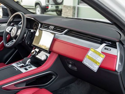 New 2025 Jaguar F-PACE R-Dynamic S image 29