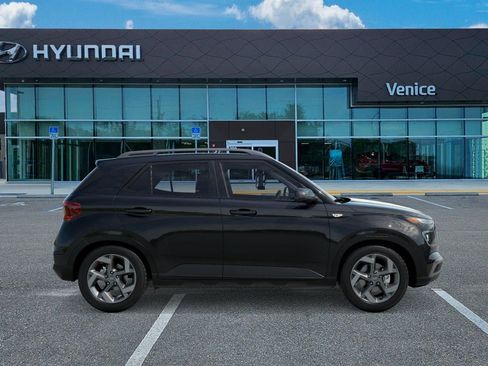 New 2026 Hyundai Venue SEL FWD image 7