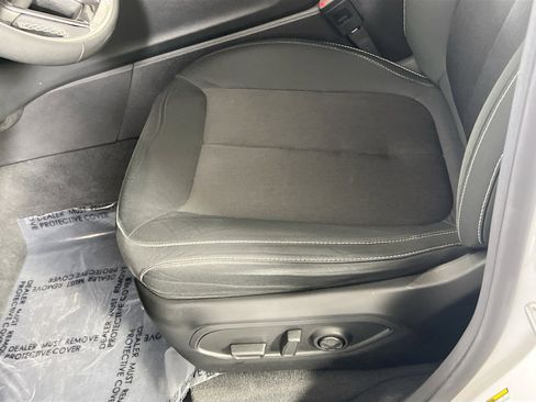 Used 2023 Jeep Grand Cherokee Laredo image 18