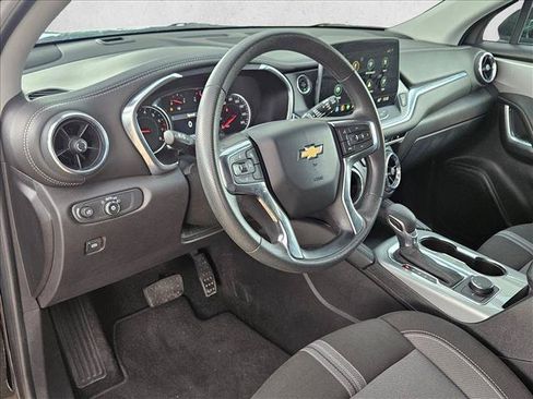 Used 2025 Chevrolet Blazer LT FWD image 10