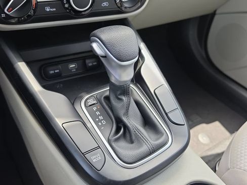 Certified 2025 Kia Soul LX w/ LX Technology Package FWD image 26