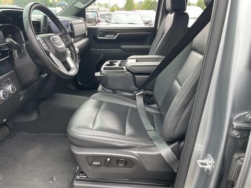 Used 2025 GMC Sierra 1500 SLT AWD/4WD image 19