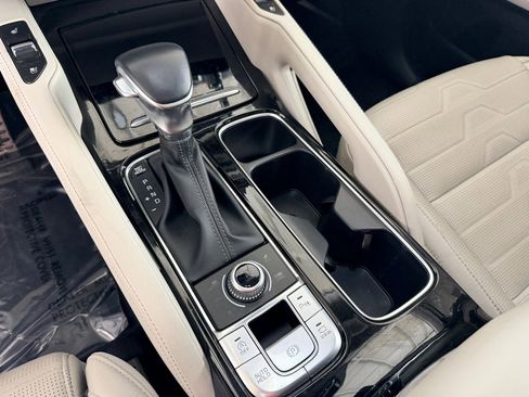 Used 2020 Kia Telluride SX w/ SX Prestige Package image 14