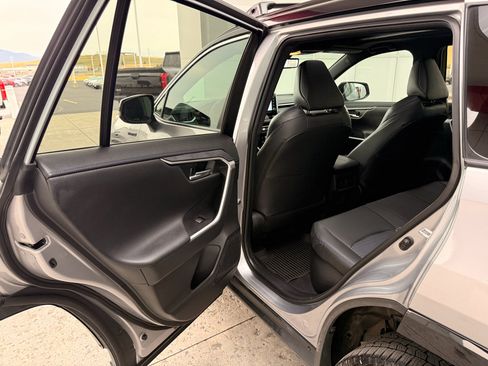 Used 2021 Toyota RAV4 XSE AWD/4WD image 24