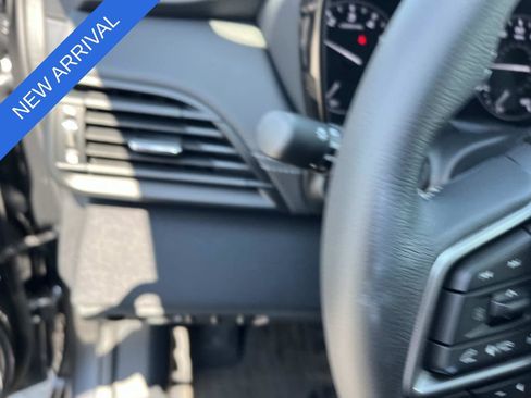 Used 2025 Subaru Outback Premium AWD/4WD image 25