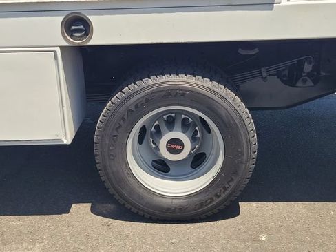Used 2017 GMC Sierra 3500 2WD Regular Cab image 10